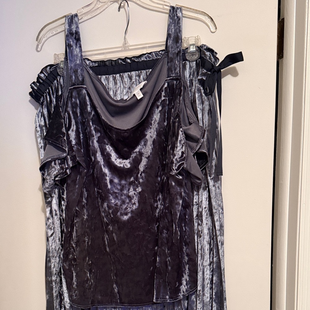 LC Lauren Conrad Velvet Set.  Tank Top Gray size 1X.  Midi velvet skirt 20 W.